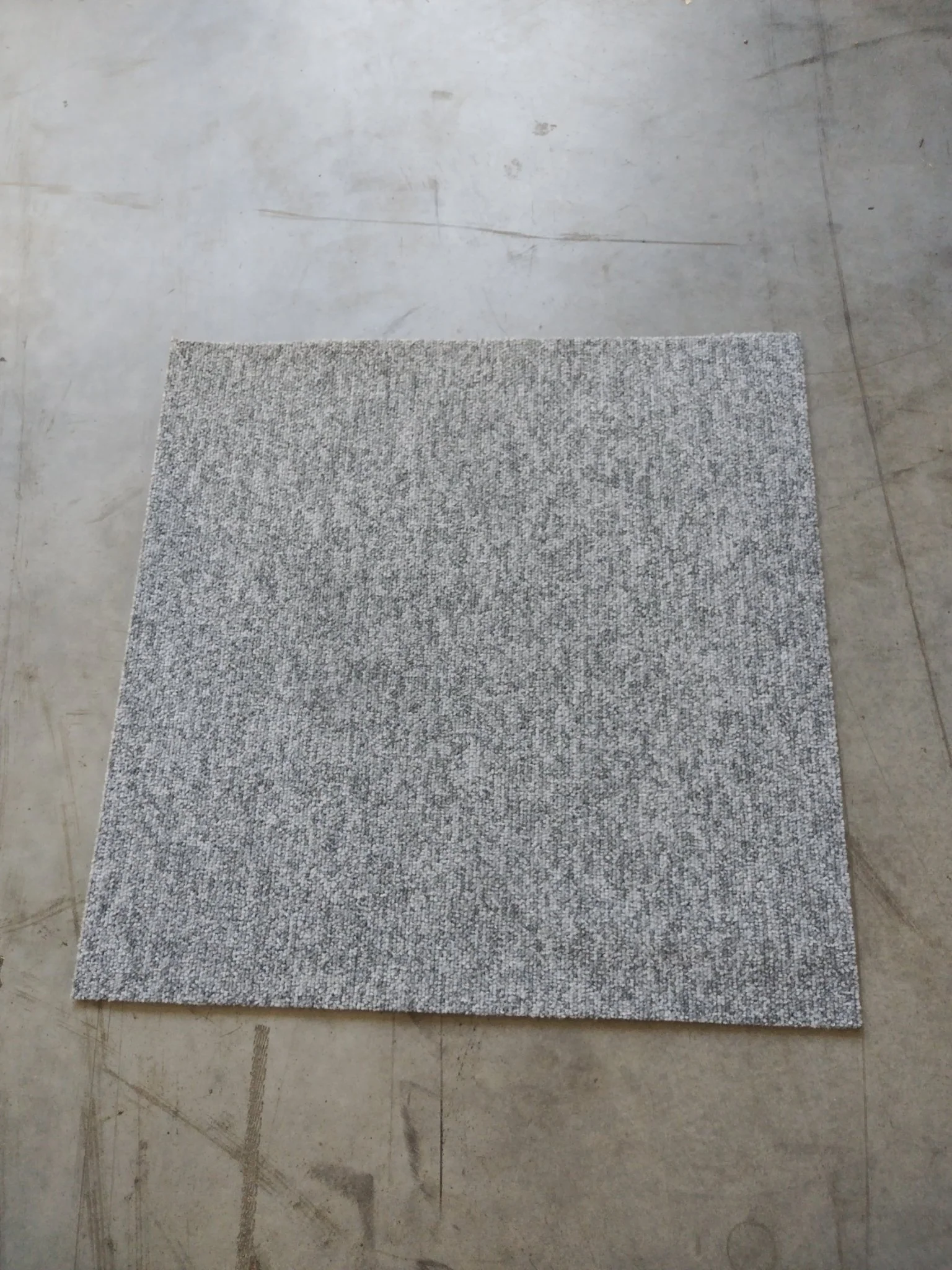 Dalle moquette gris clair - 500 x 500 x 5.5 mm - Udirev (Quadro Montana 0920) - Image 3
