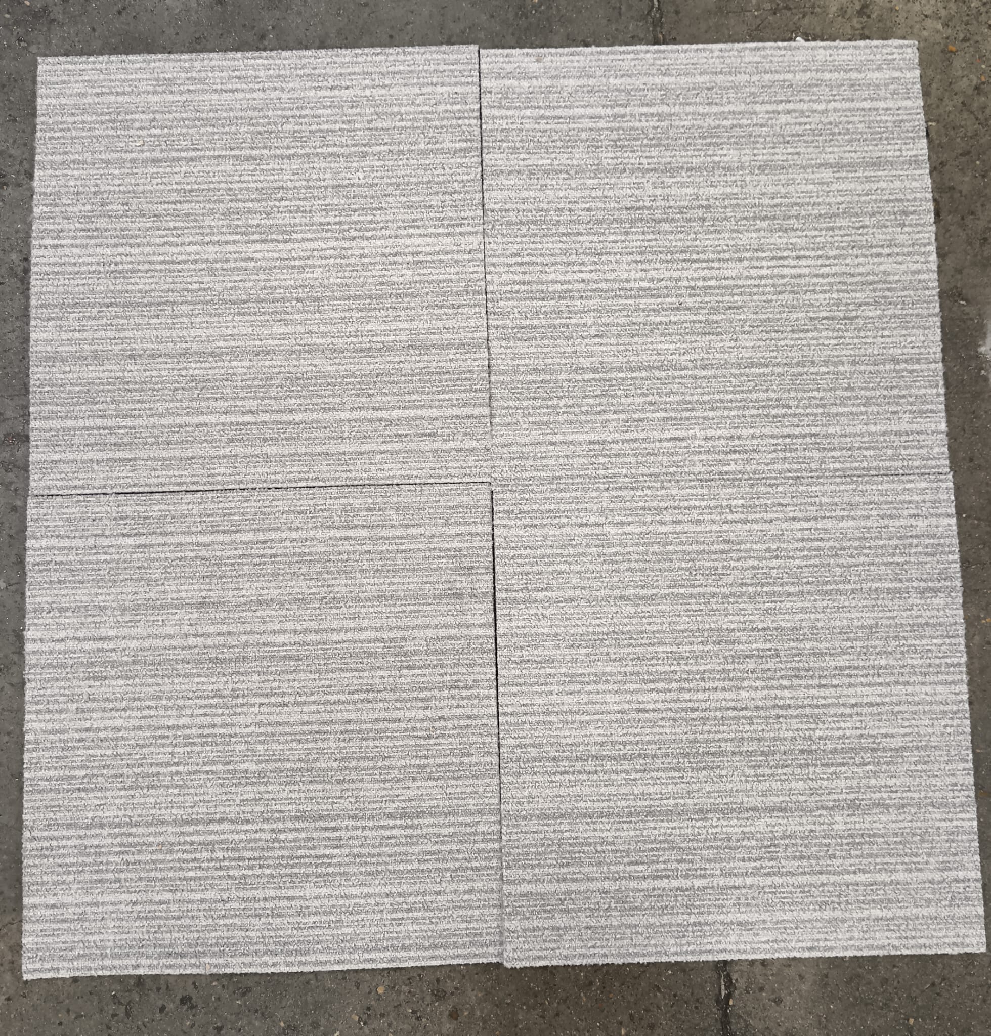 Dalle moquette gris clair texturé - 500 x 500 mm - Image 3