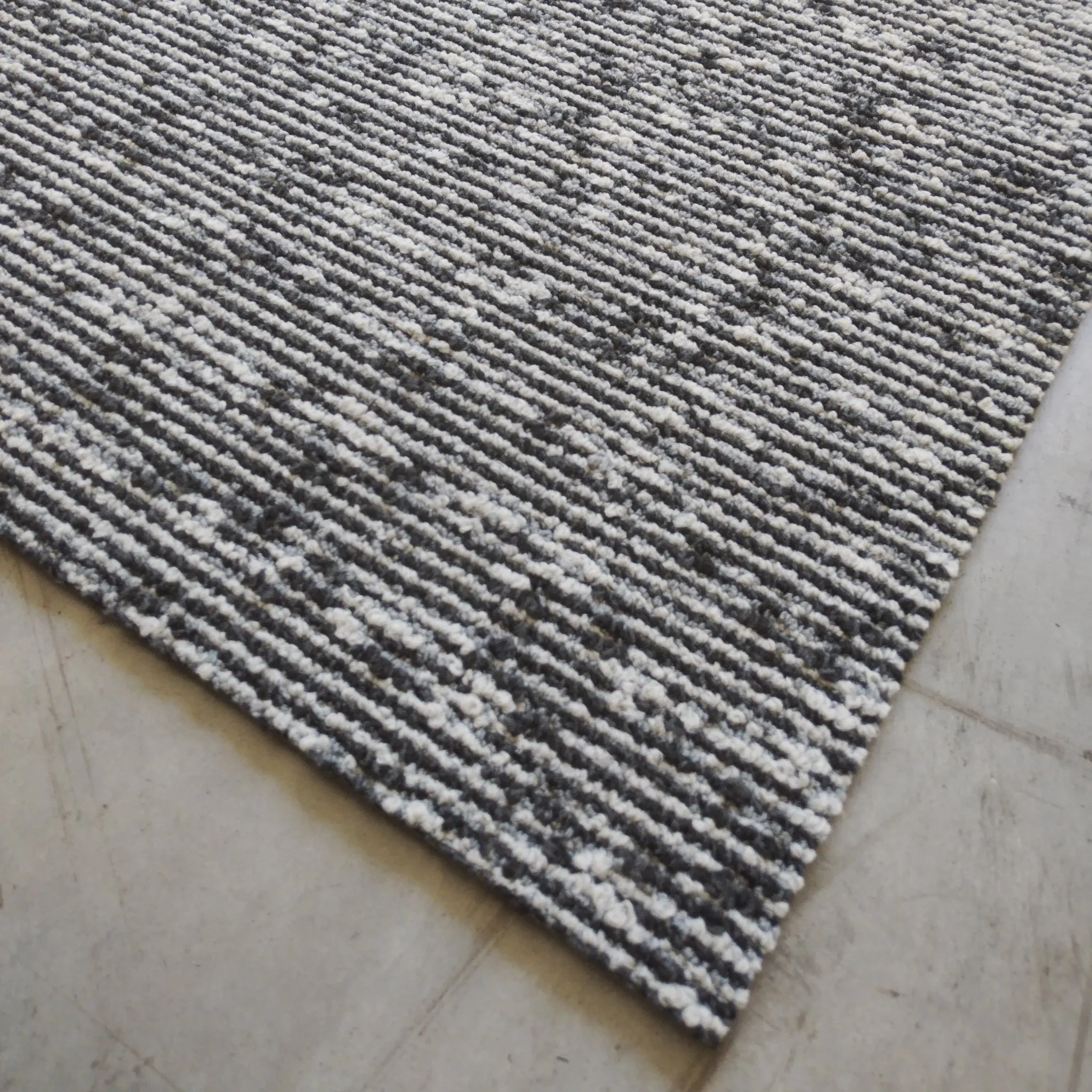 Dalle moquette noir et gris - 500 x 500 x 10.3 mm - Tecsom (Nuance) - Image 2