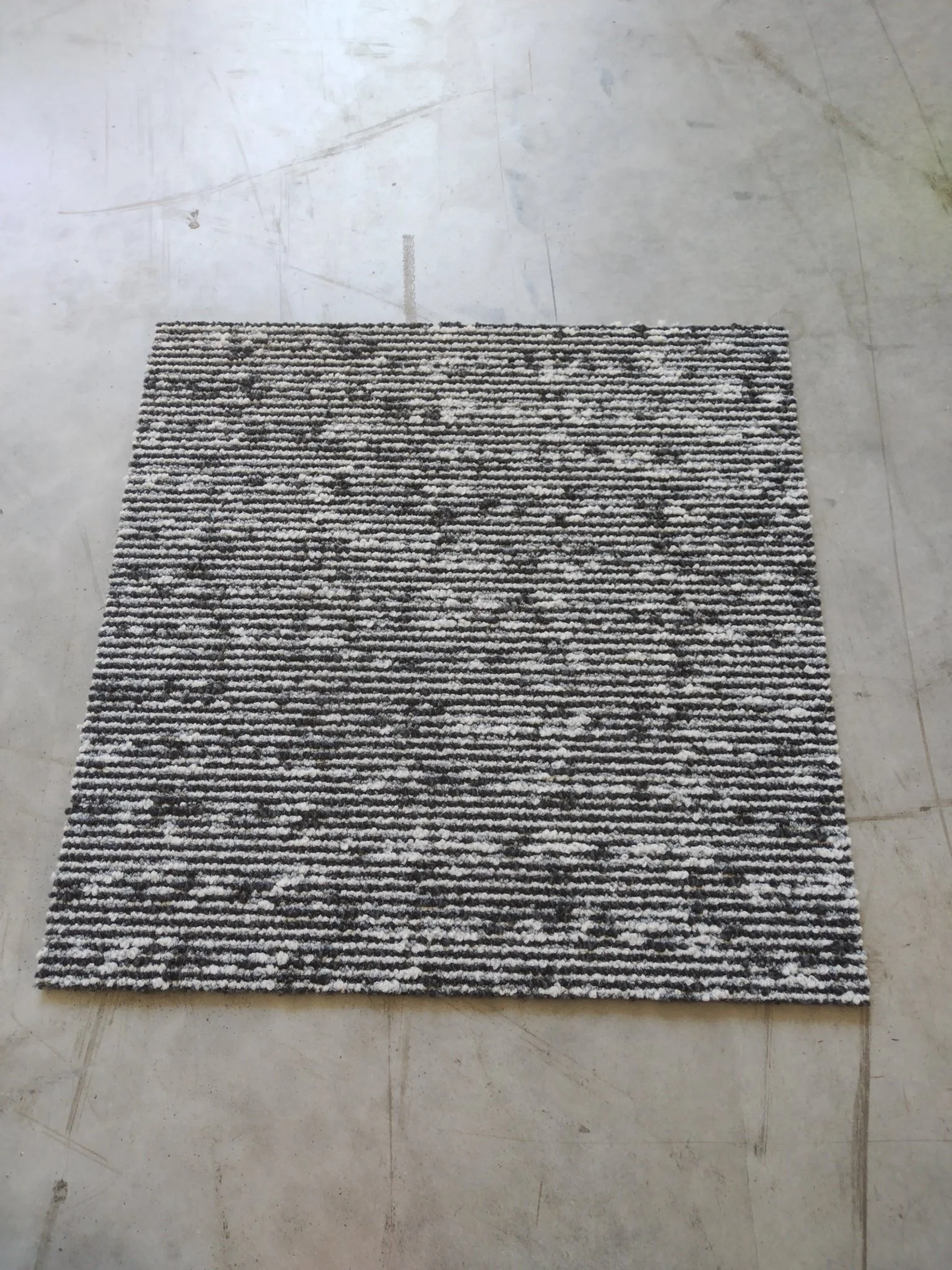 Dalle moquette noir et gris - 500 x 500 x 10.3 mm - Tecsom (Nuance) - Image 3