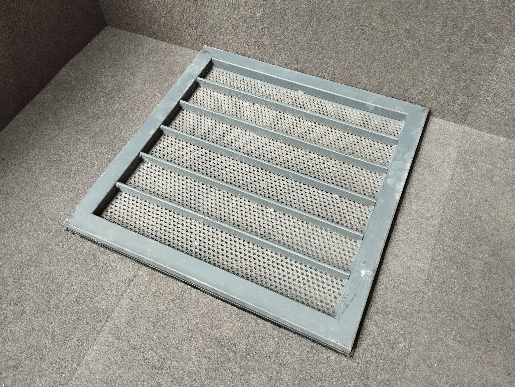 Faux plancher technique perforé blanc - 600 x 600 x 30 mm - Image 3