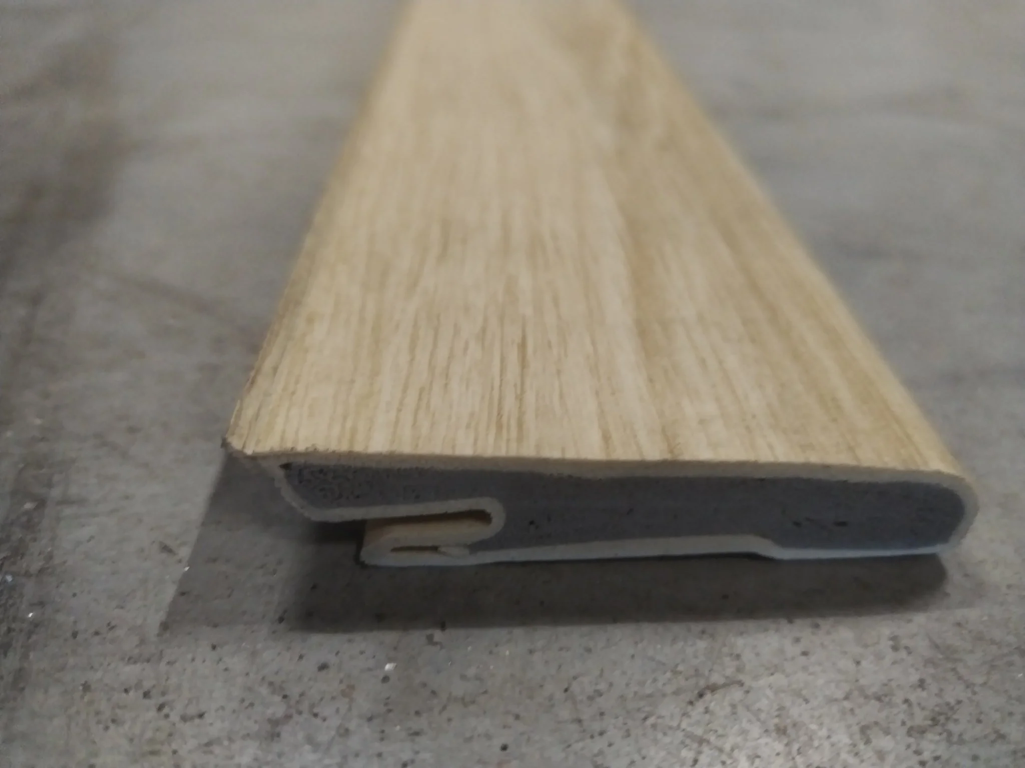 Plinthe SMF décor chêne naturel Colorado Oak 2500 x 59 x 17,4mm - Image 3