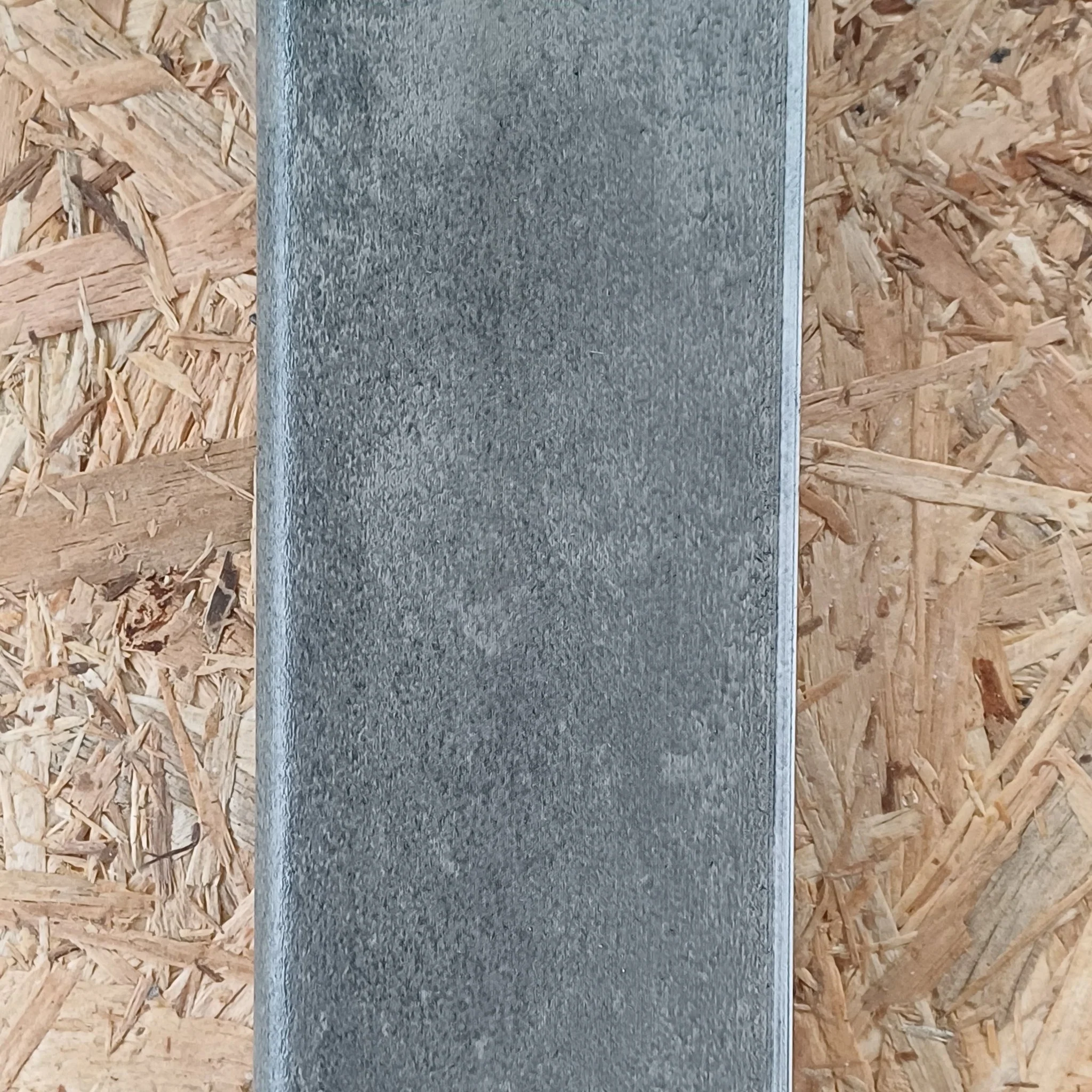 Plinthe SMF décor pierre foncée 2500x59x17,4mm
