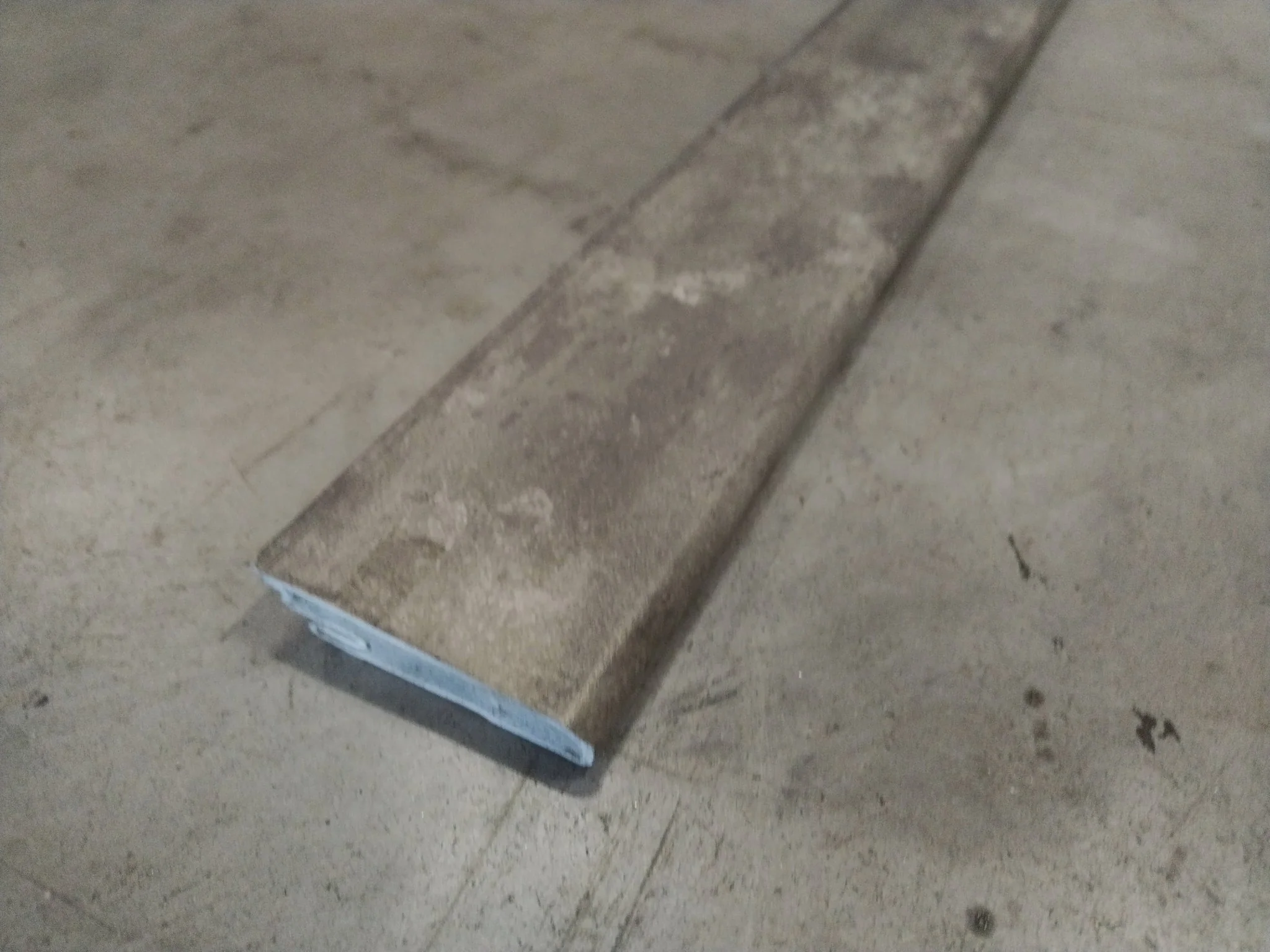 Plinthe SMF décor Pierre Nacrée Taupe 2500x59x17,4mm - Image 2