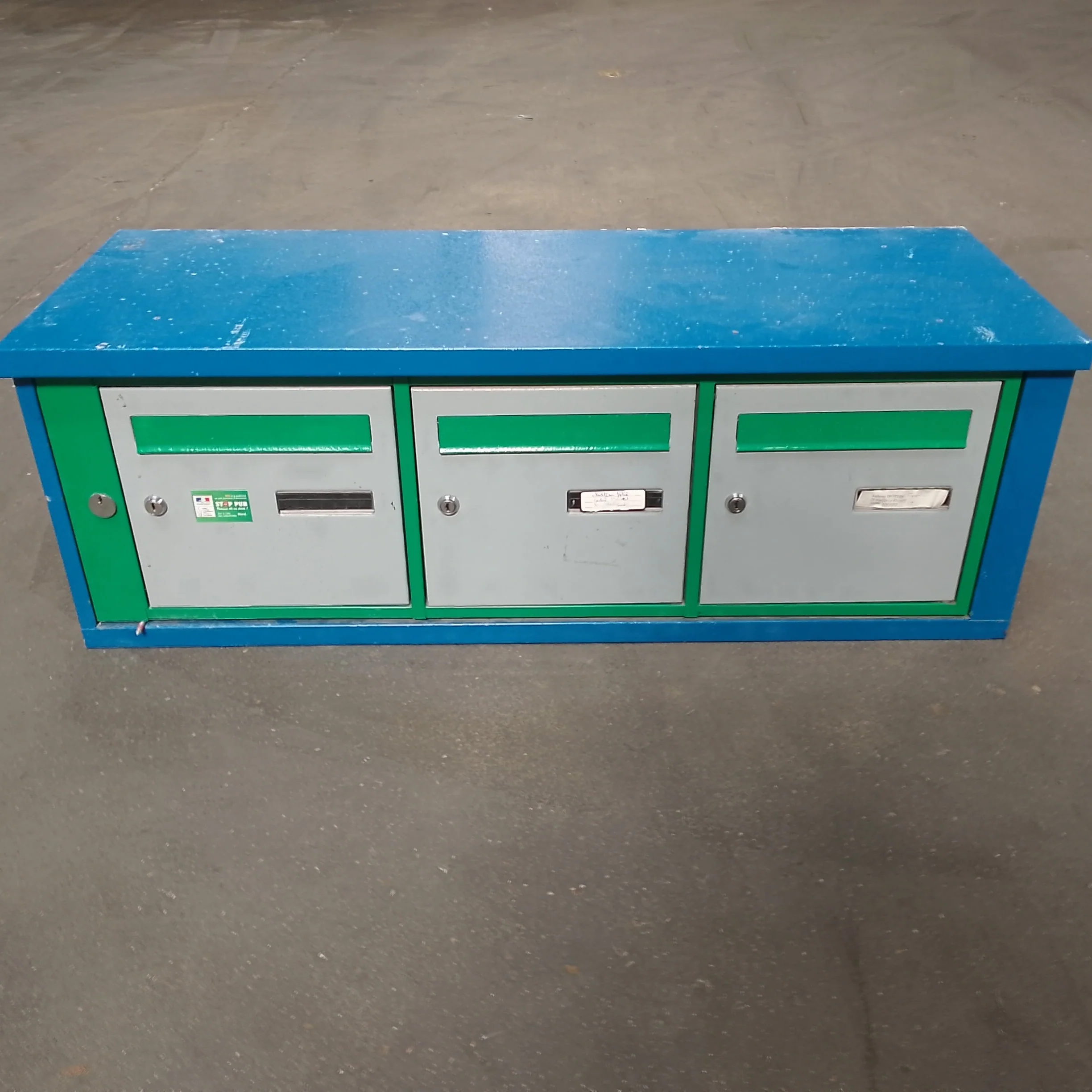 Bloc 3 boîtes aux lettres collectives intérieur mural bleu / vert modèle 1x3