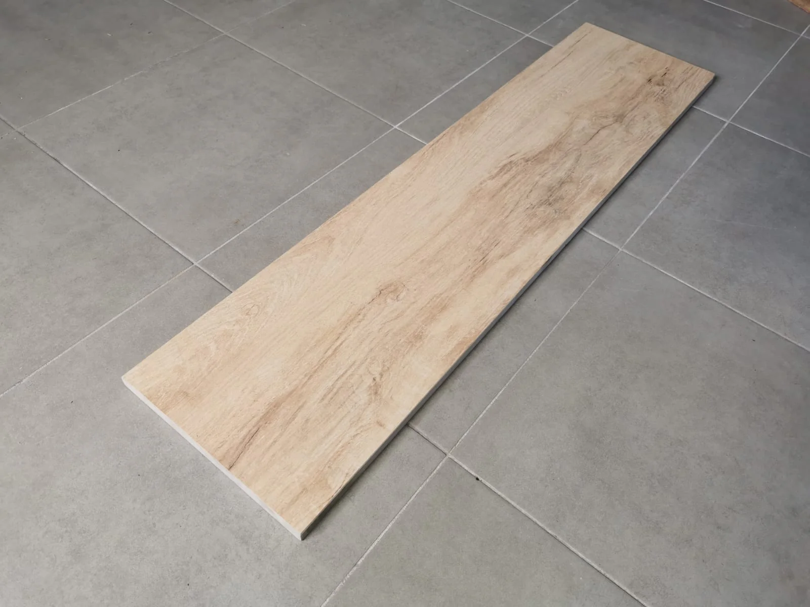 Carrelage extérieur grès cérame rectifié structuré couleur lin - gamme Abea ref H803 - 120x30cm - Ep= 20mm - Novoceram - Image 3
