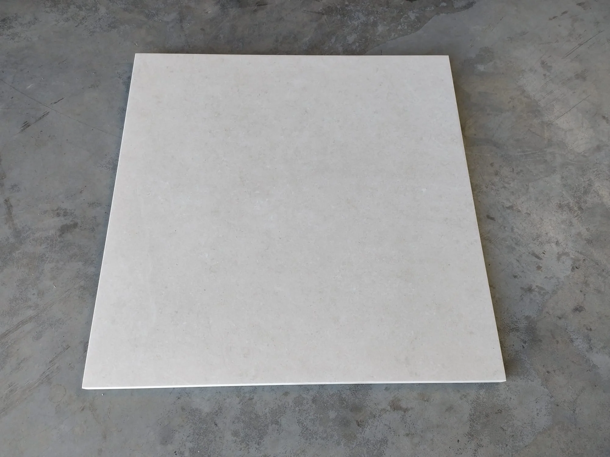 Carrelage extérieur grès cérame rectifié structuré couleur Blanc - gamme Inaq ref L976 - 60x60cm - Ep= 20mm - Novoceram - Image 3