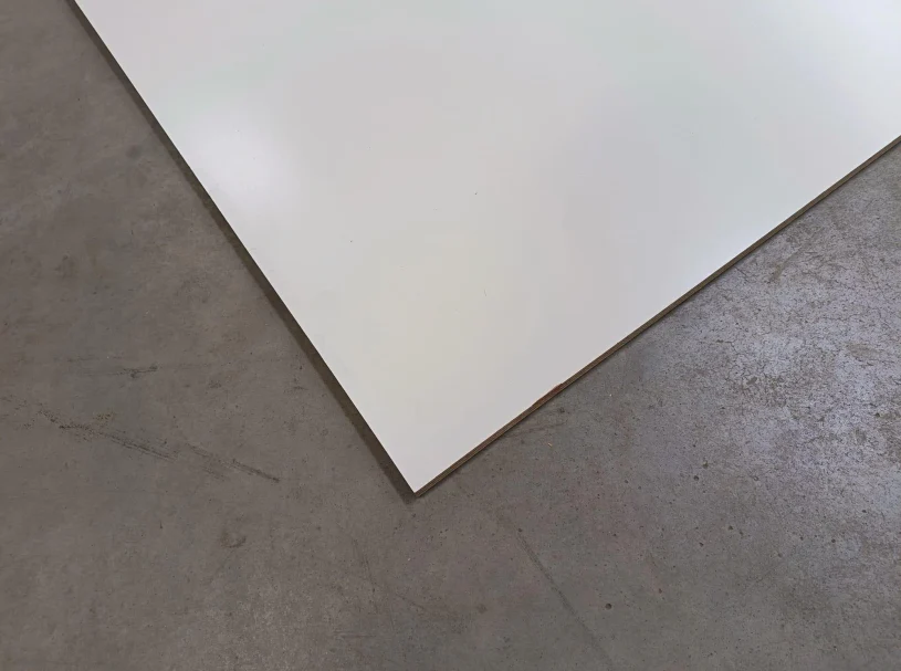 Contreplaqué Marine Okoumé filmé Blanc - 2500 x 1220 x 18 mm (défaut visuel)