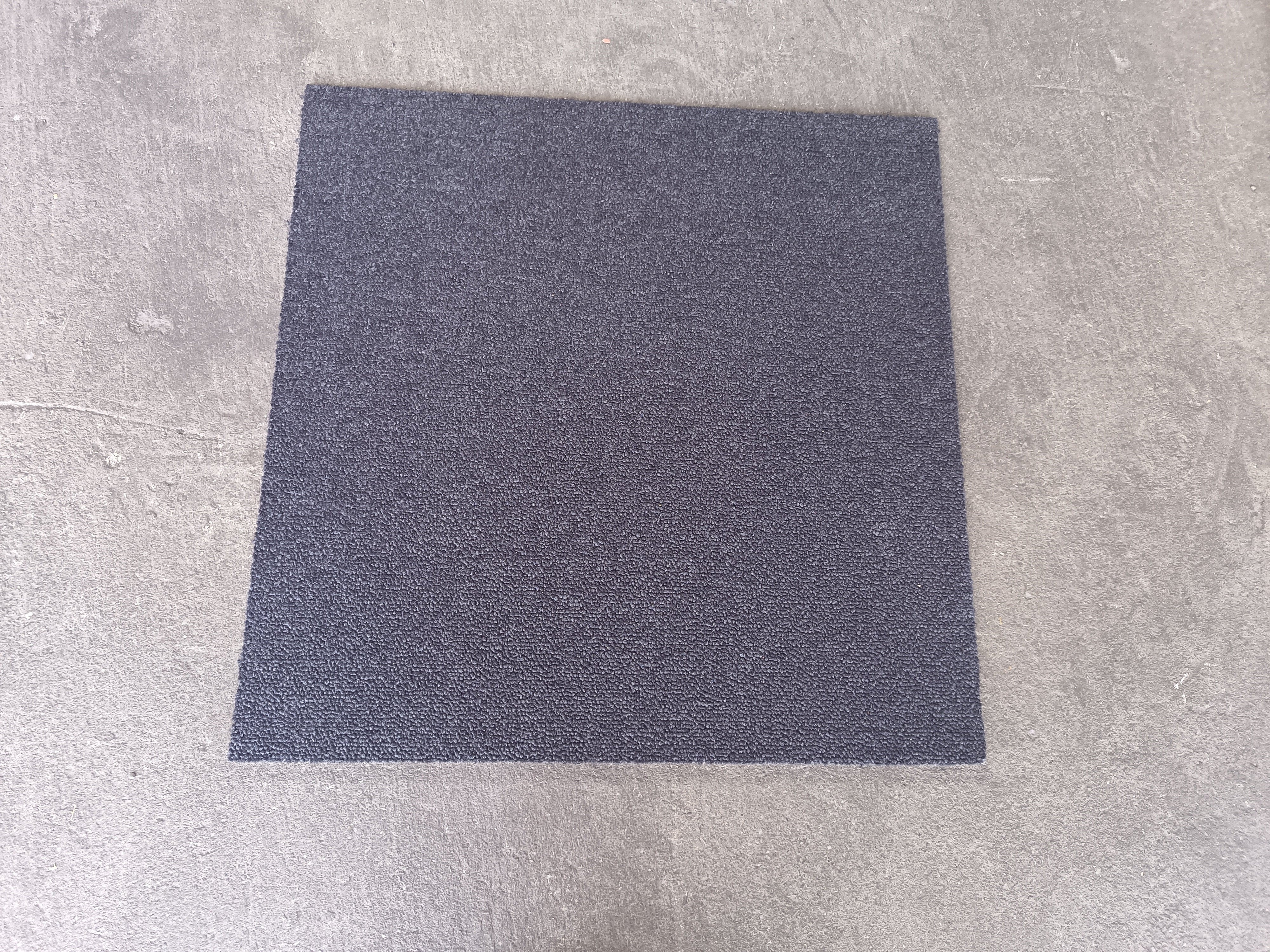 Dalle moquette gris - 500 x 500 mm - Tarkett Tecsom - Image 2