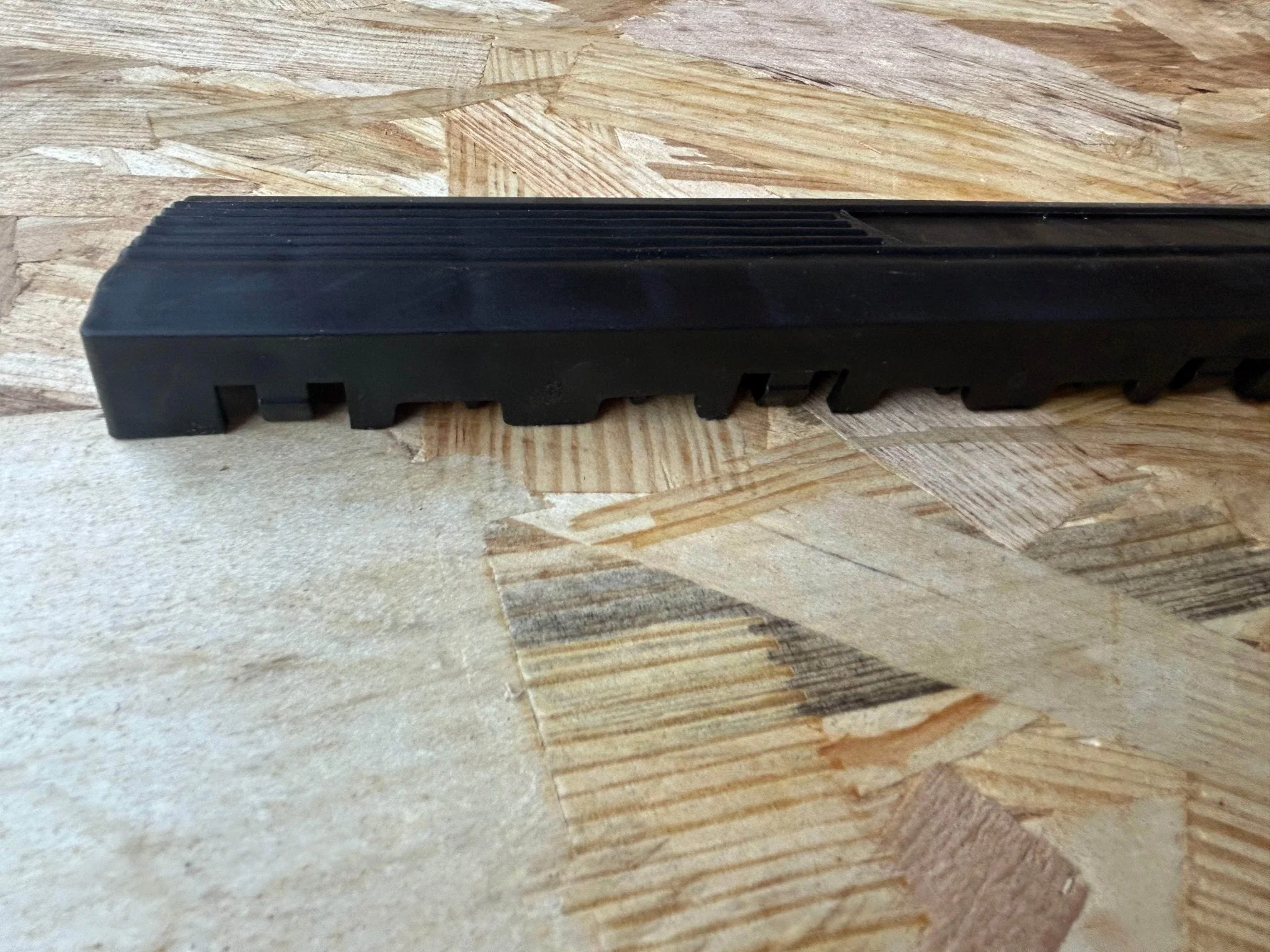 Bordure pour dalle de garage 395mm - mâle noir - Image 2