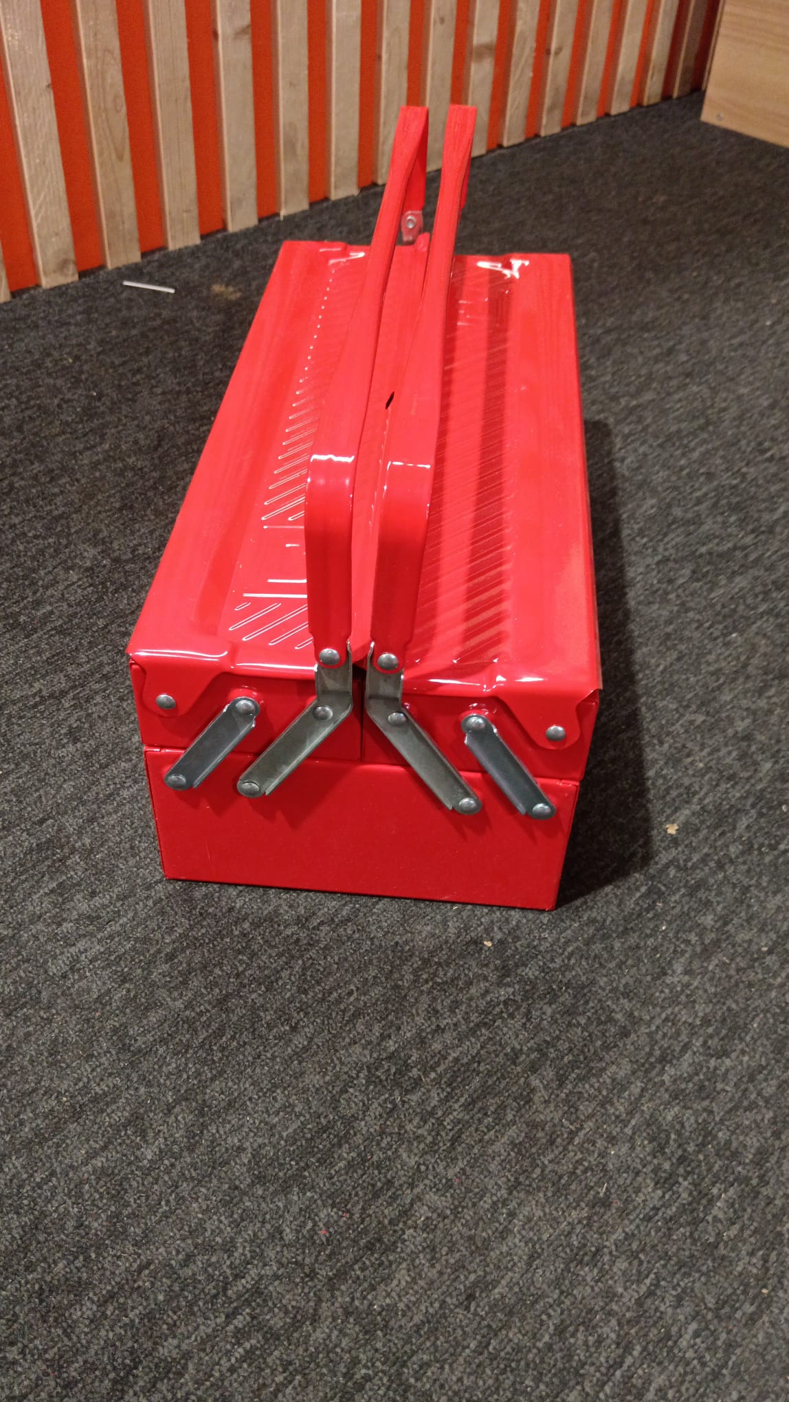 Caisse à outil acier rouge - 450 x 200 x 160 mm - Image 3