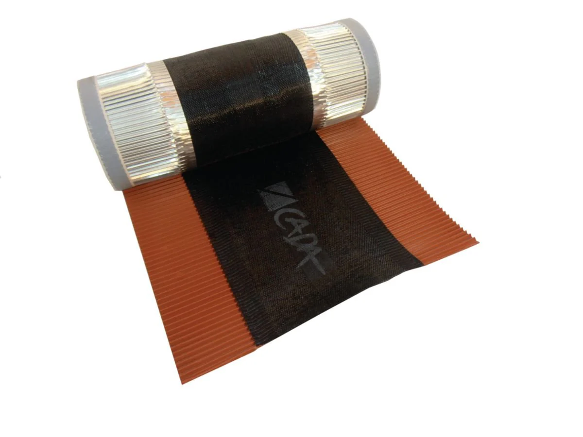 Closoir souple universel de faitage et arêtier - aluminium rouge - rouleau de 5 m x 295 mm