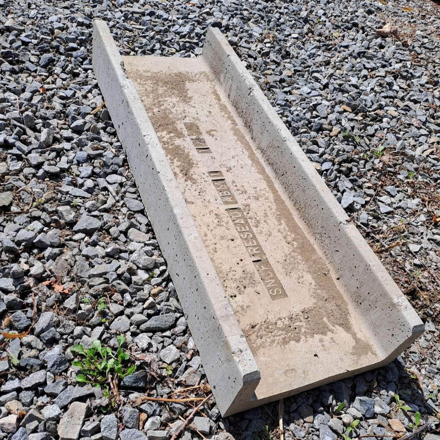 Corps de caniveau à câble béton GM1
