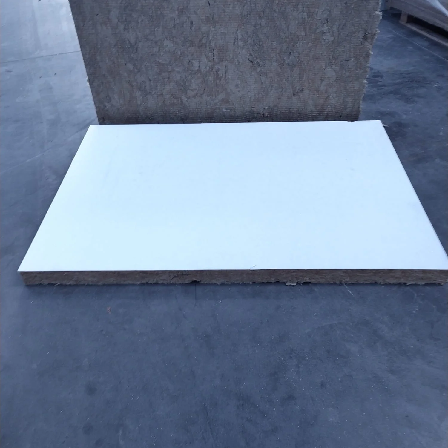 Panneau  laine de roche - 1490 x 990 x 75 mm revêtu