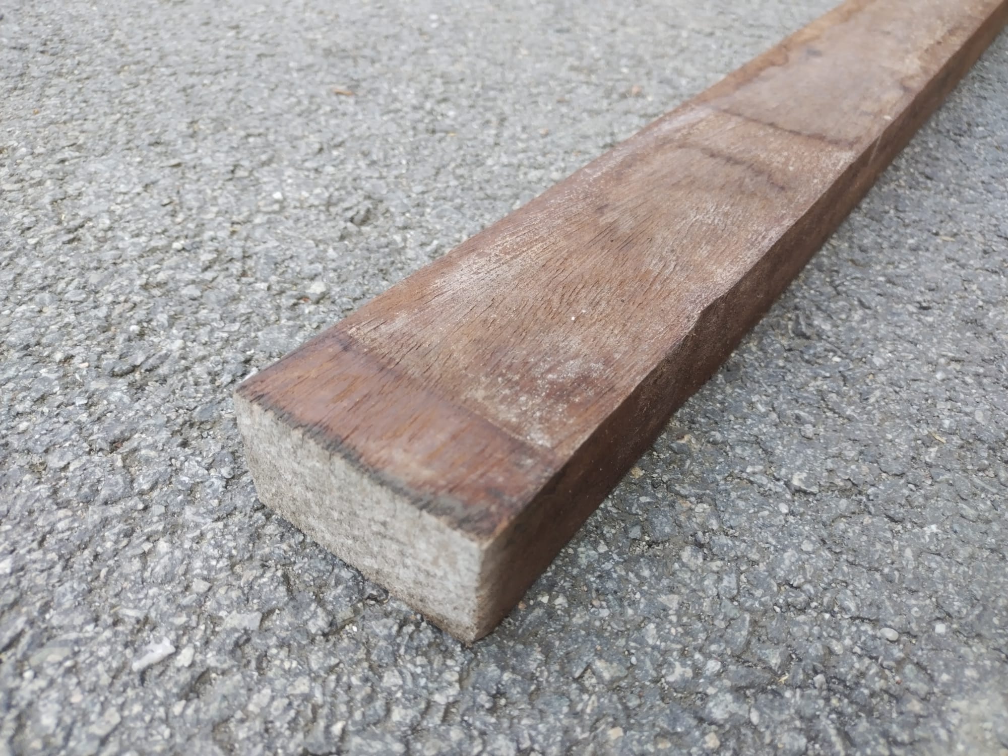 Lambourde bois exo Iroko classe 3 - 37x70 - L=3,05m
