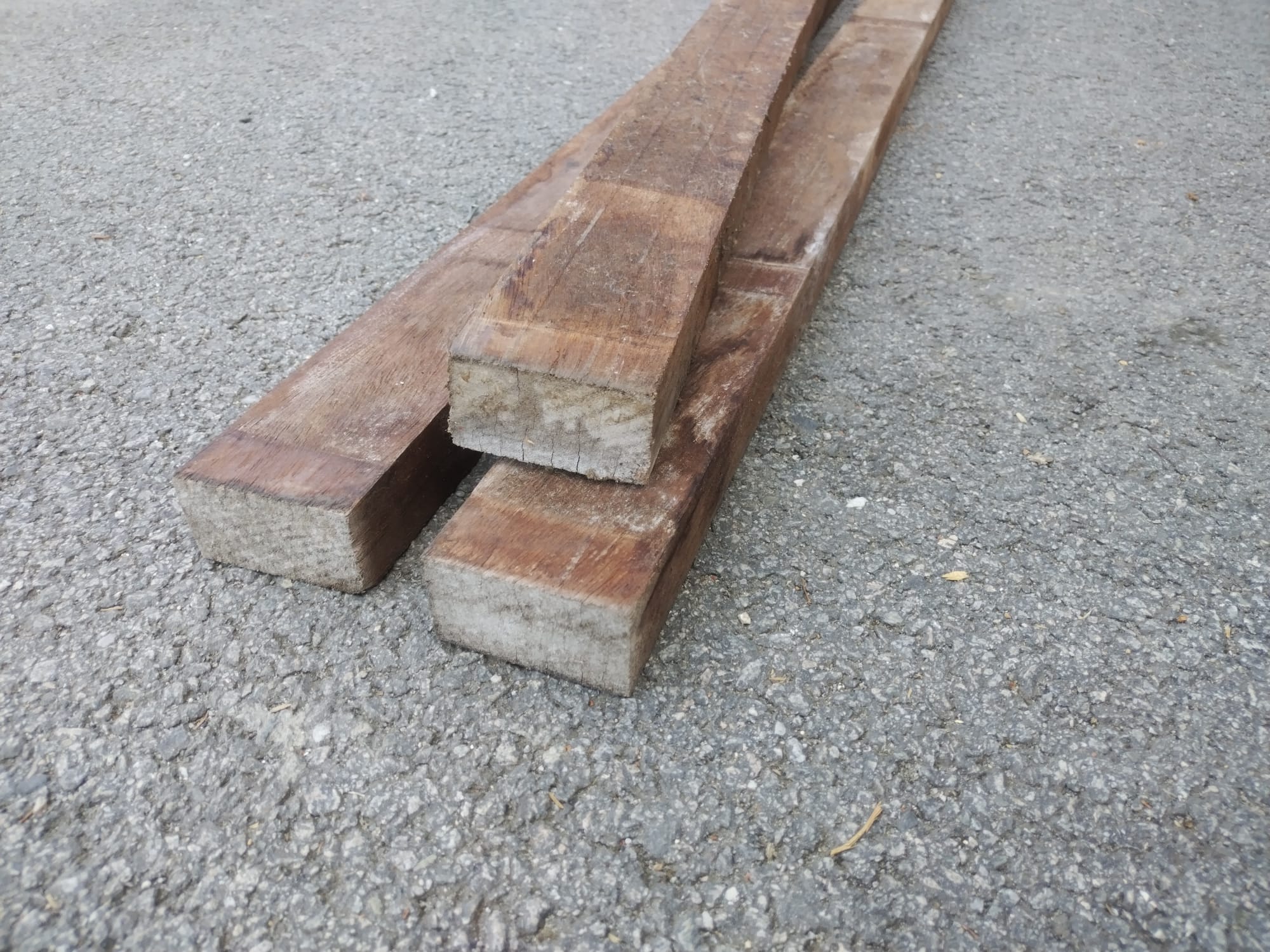 Lambourde bois exo Iroko classe 3 - 37x70 - L=3,05m - Image 4