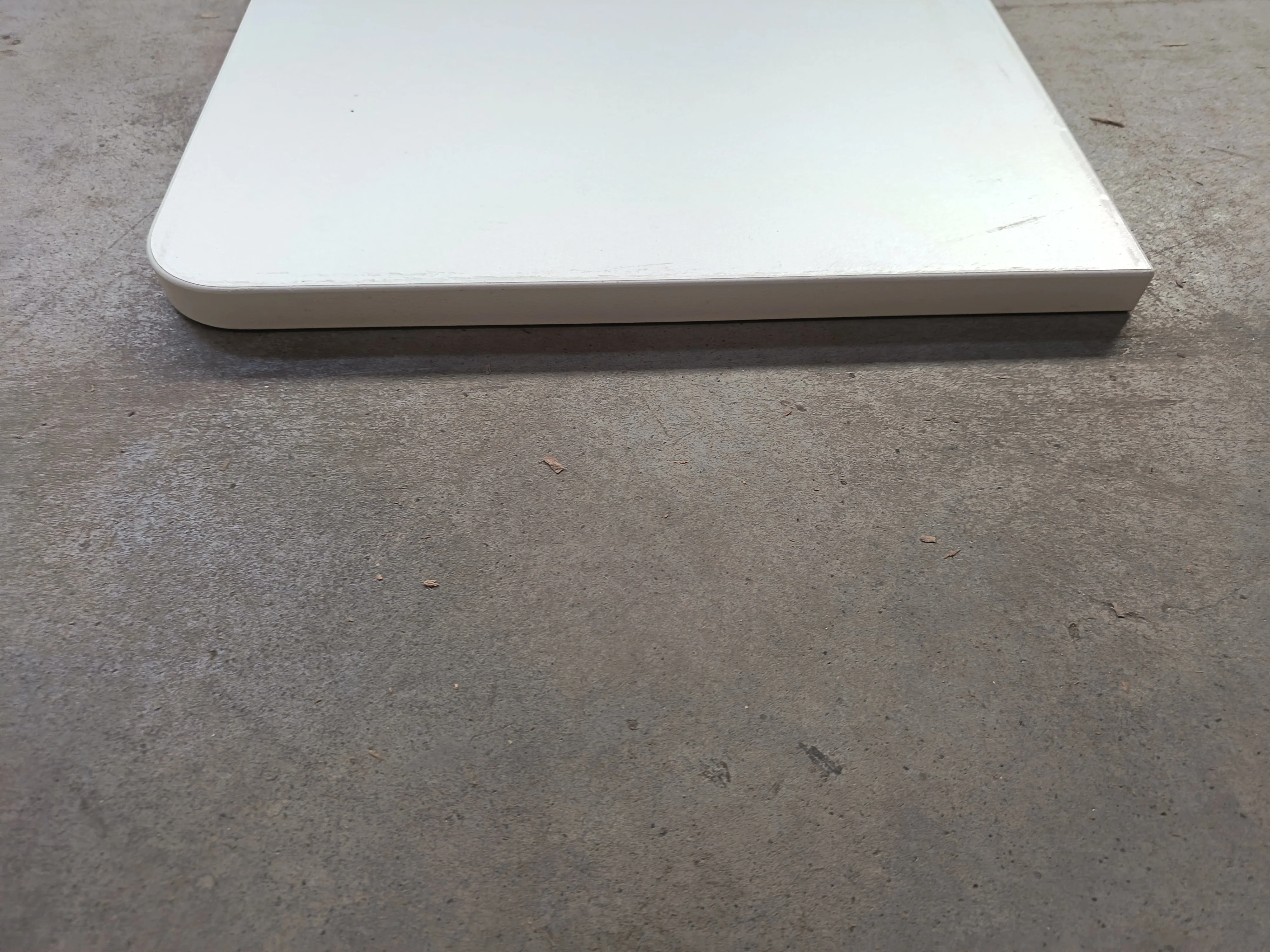 Tablette aggloméré blanc - 1200 x 360 x 18 mm (bord arrondi) - Image 4