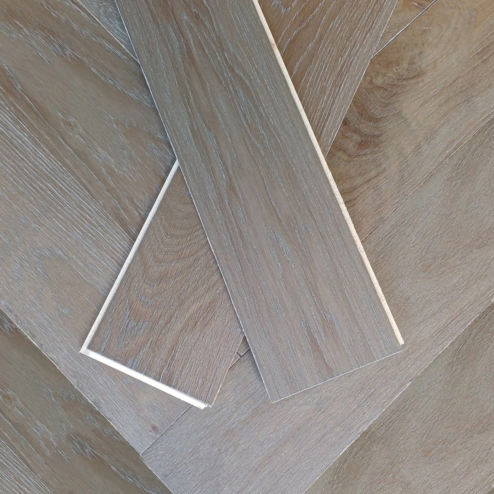 Parquet Contrecollé Baton Rompu Broceliande M 139x800 Rainure Languette 14mm Chene Silex PEFC (4 chanfreins) ref 80179168