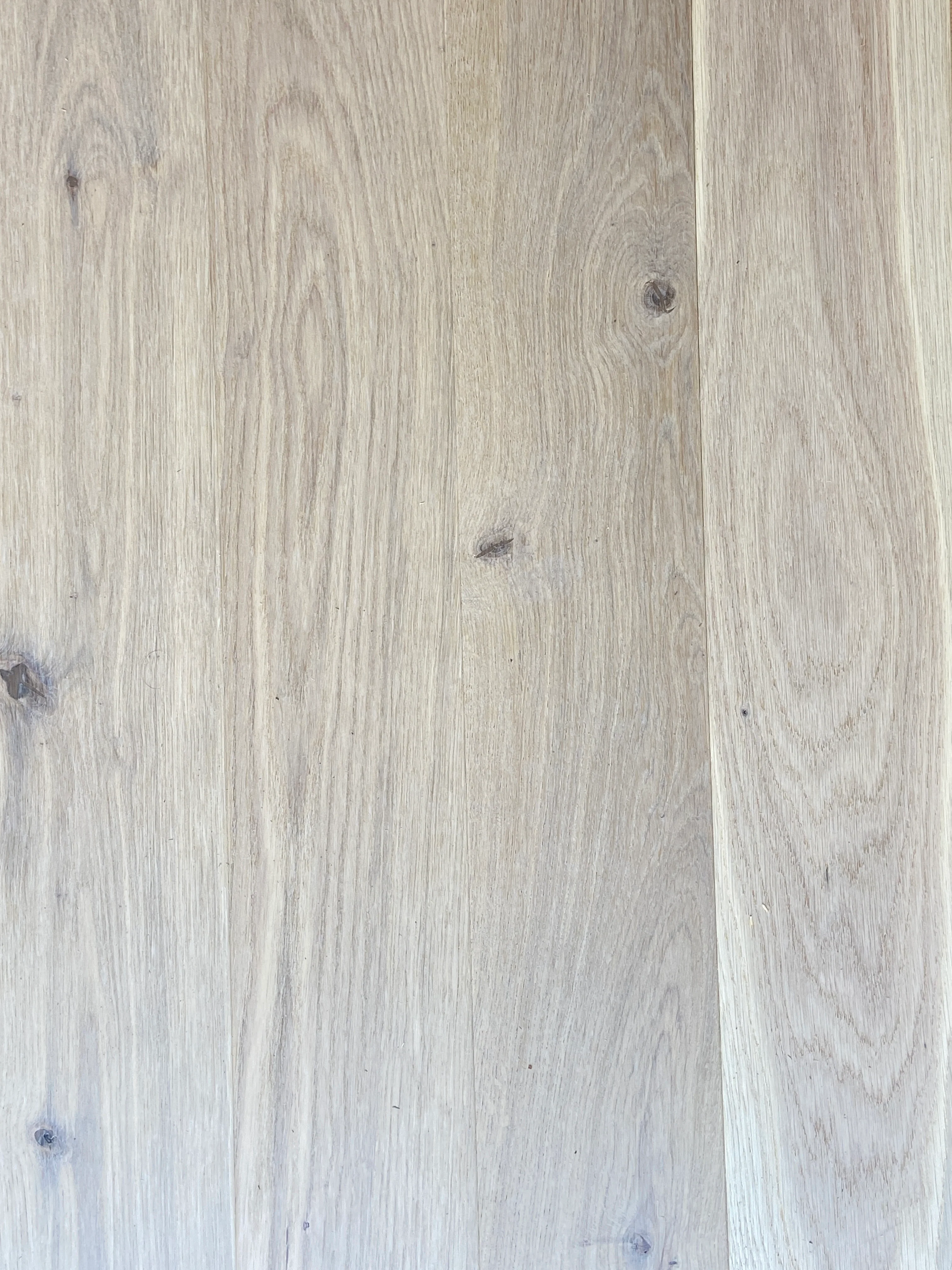 Parquet Contrecollé chêne 1 frise brossé 1092x130x14mm, verni mat blanchi (déclassé) - Image 4