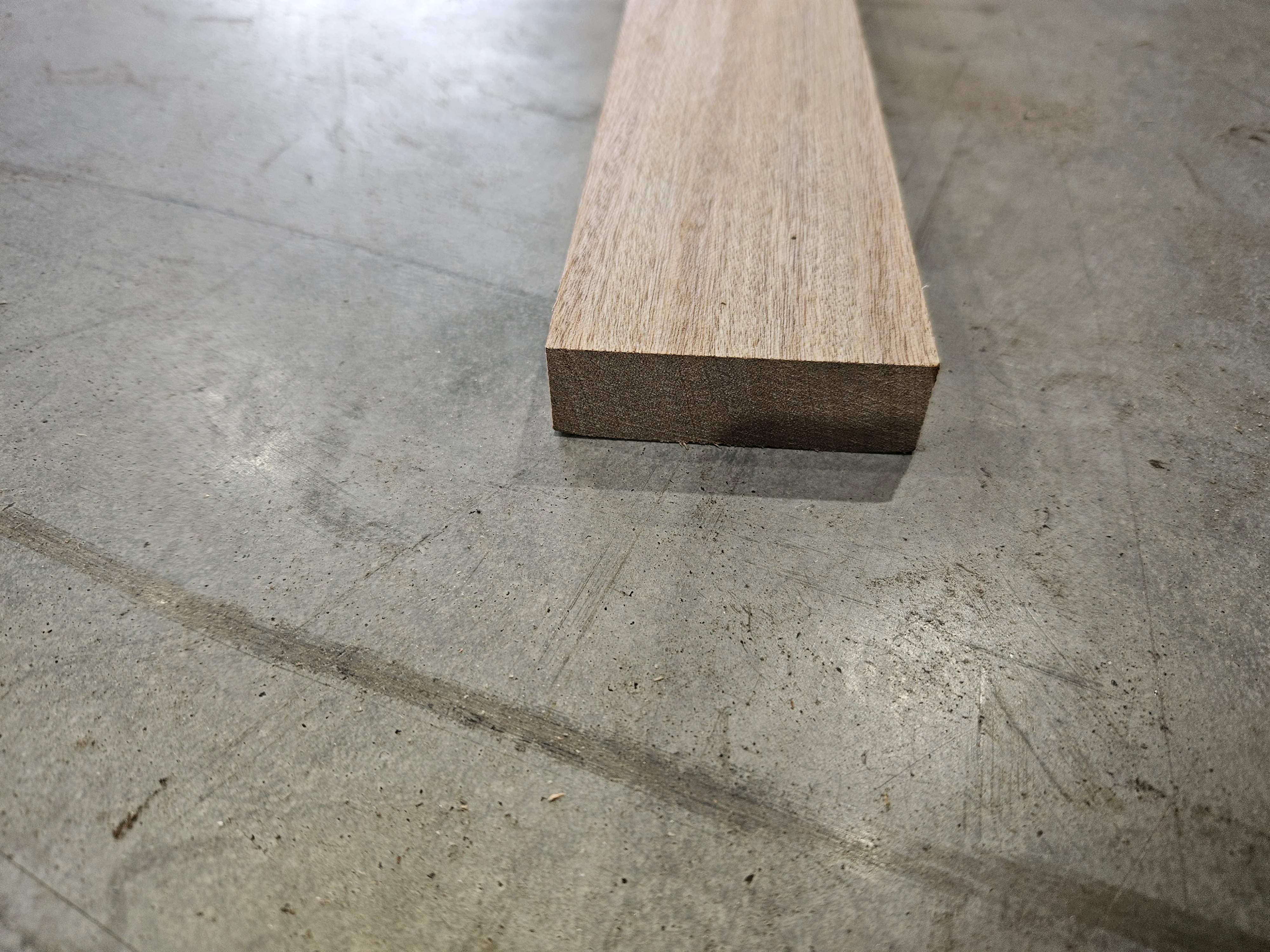 Planche exotique bois massif - 20 x 75 - L=2m (raboté 4 faces) - Image 2