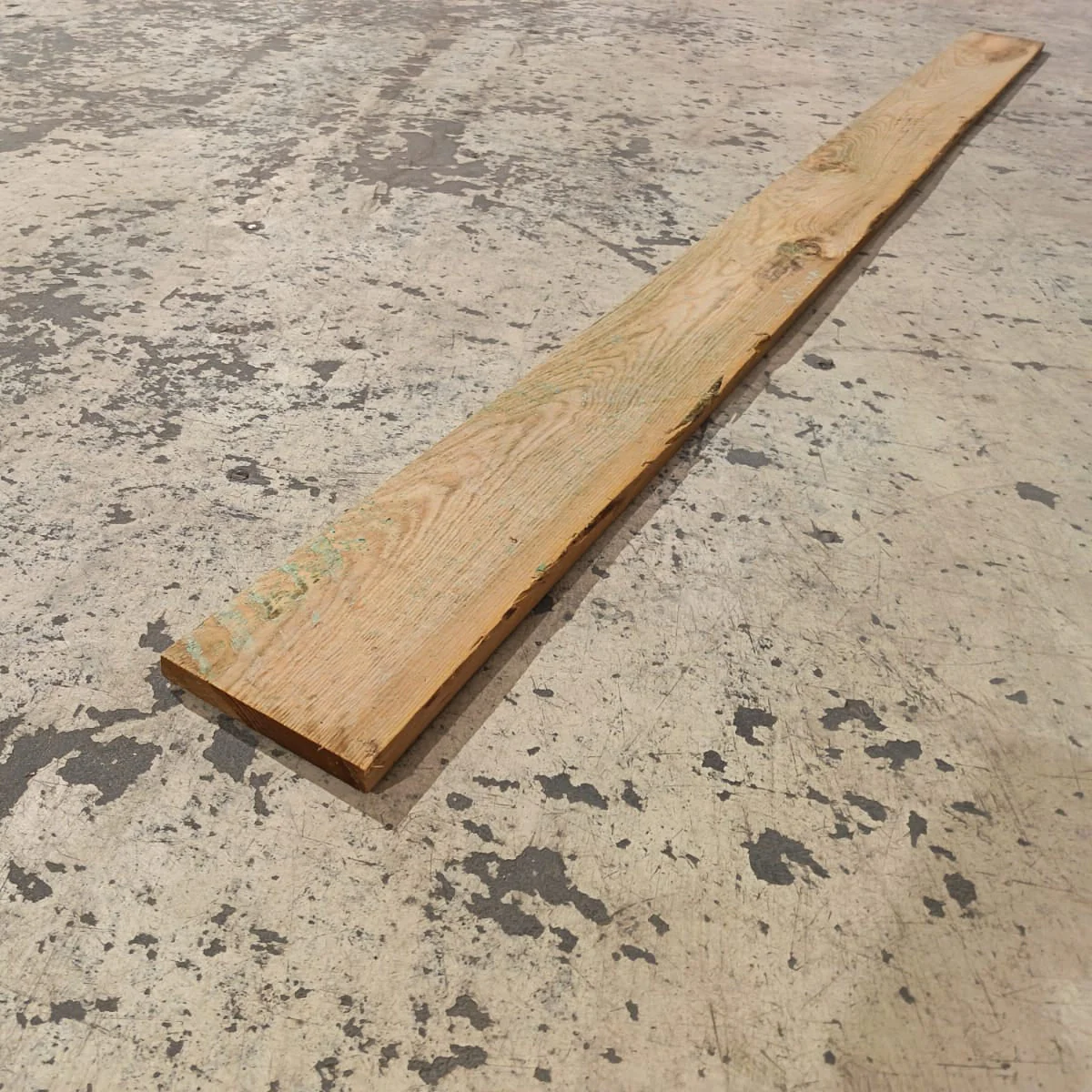 Planche pin classe 3 vert - 18x150 - L=2,5m (déclassé - ne pas utiliser en structurel)