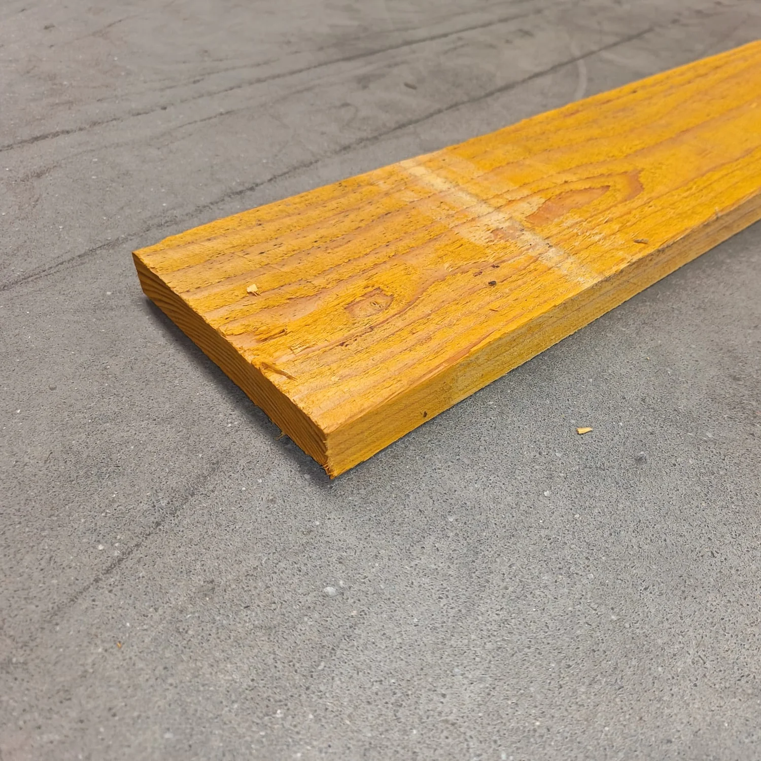 Planche sapin traité classe 2 - 22x145 - L=3m