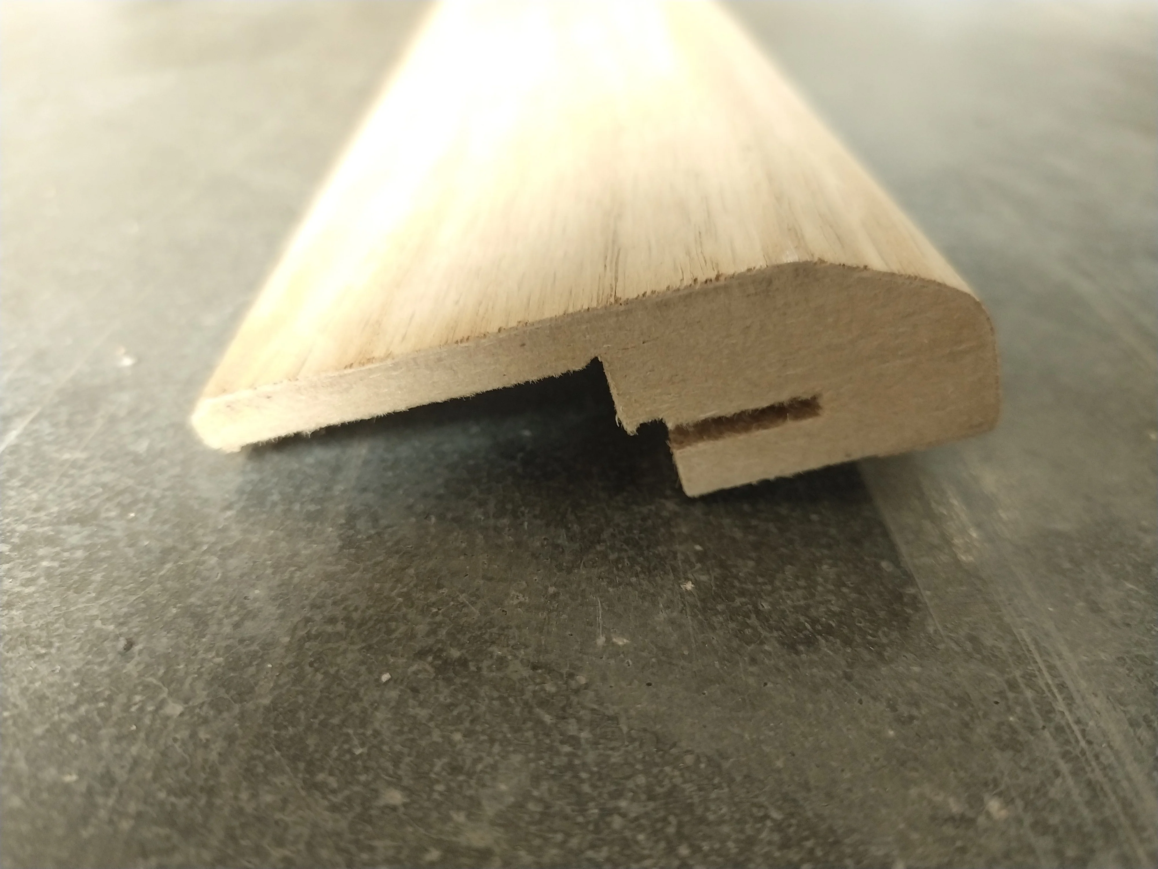 Plinthe électrique MDF plaqué chêne - 20x70 - L=2,23m - Image 5
