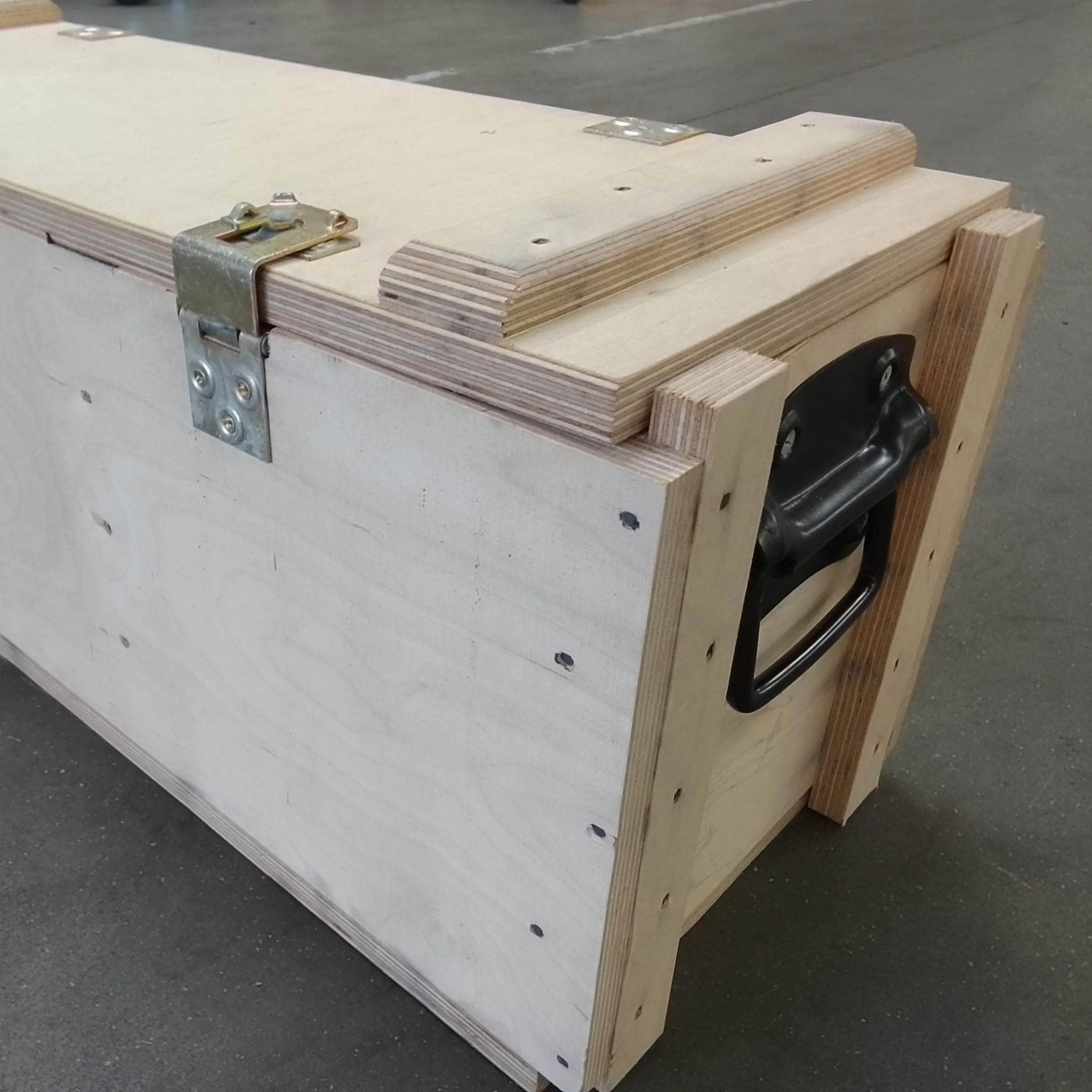 Caisse contreplaqué - 835 x 280 x 330 mm