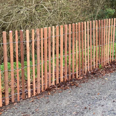 Ganivelle bois massif exotique - hauteur 120 cm - L=5m - appointée (écart 4/5 cm)