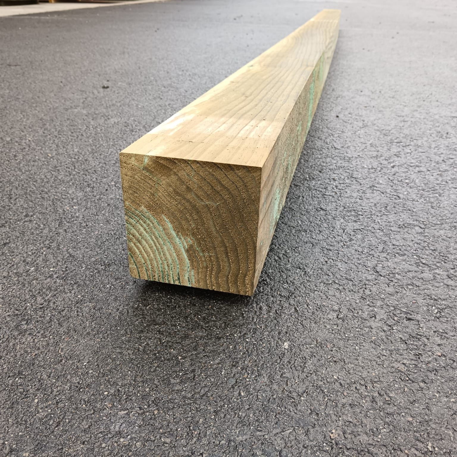 Poteau pin vert classe 4 - 145x145 - L=4m