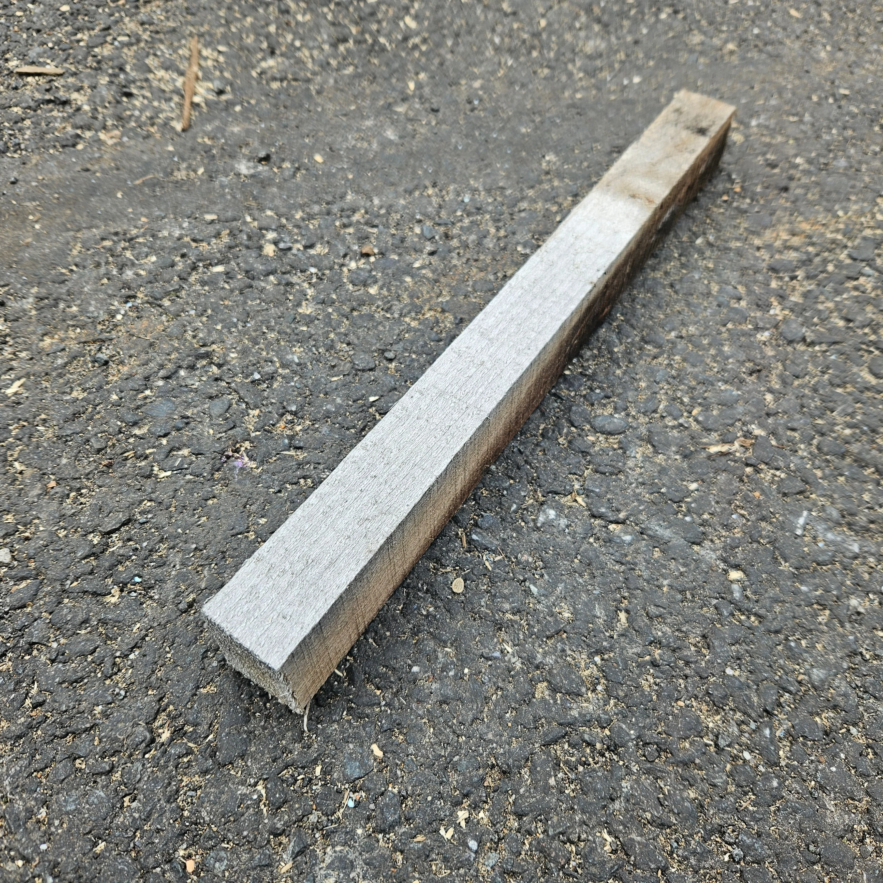 Tasseau hetre bois massif - 34 x 34 - L=0.4m (brut de sciage)