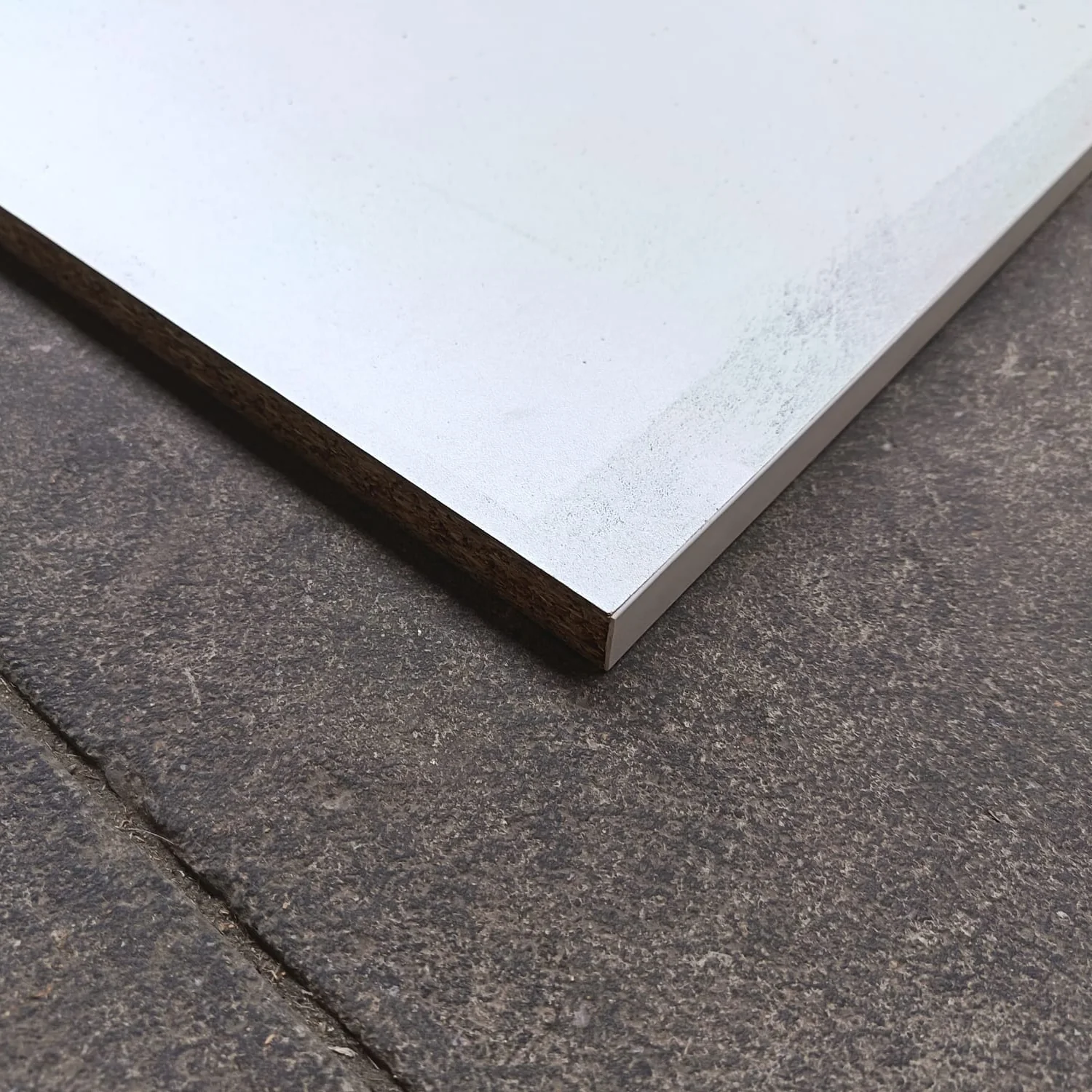 Tablette agglo méla blanc - 2050 x 600 x 19 mm