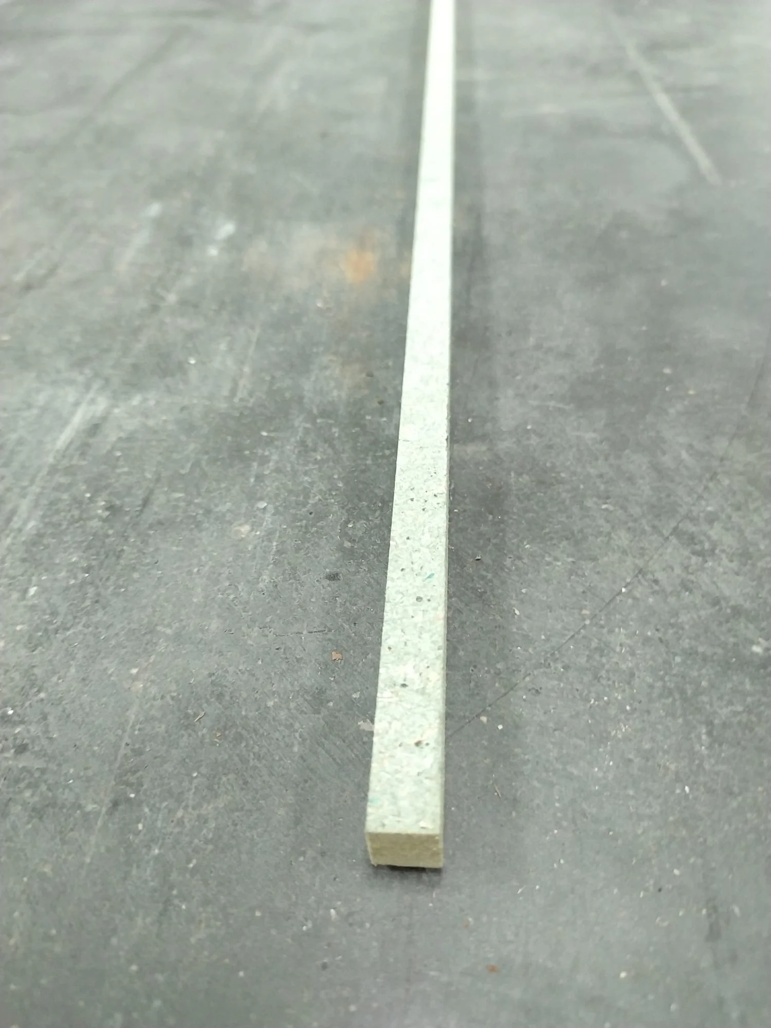 Carrelet MDF Hydrofuge - 9 x 9 mm - L=2,44m - Image 3