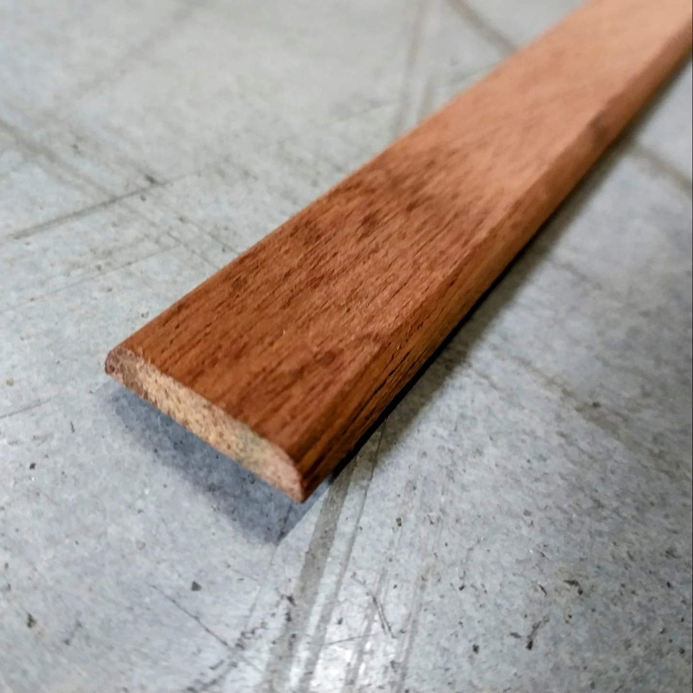 Champlat 2 AR- Bois exotique rouge- 2400 x 22,5 x 5,3 mm