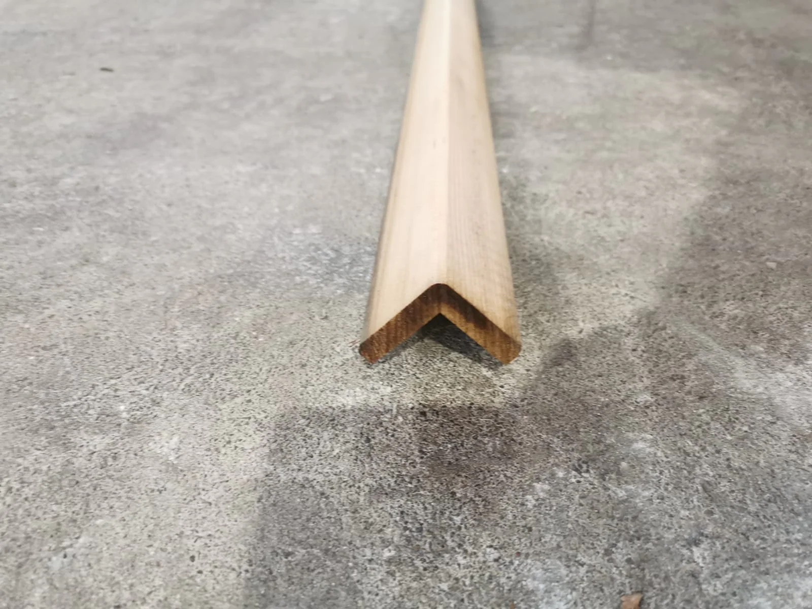 Cornière red cedar - 46x46 - L=2,15m - Image 2