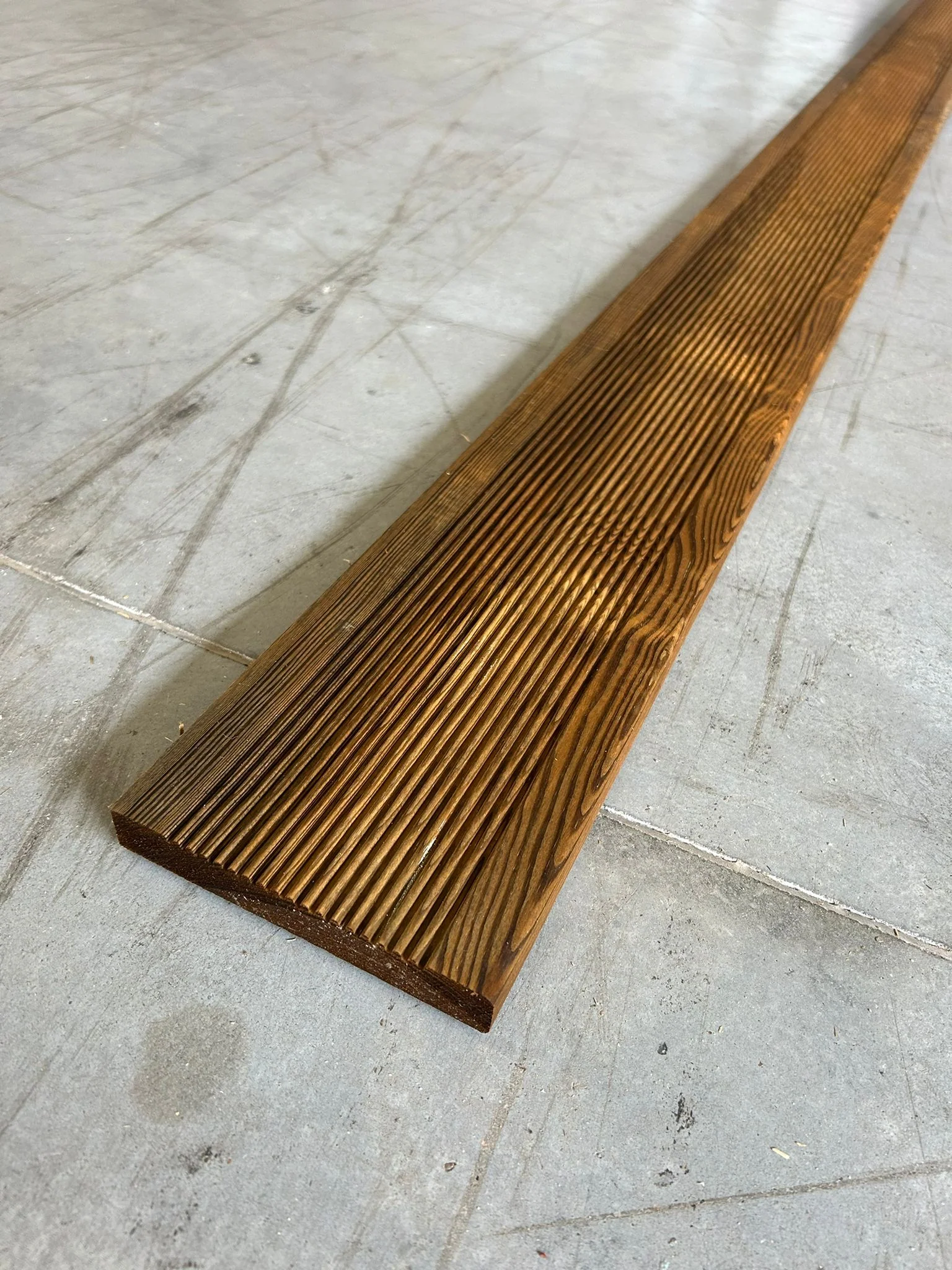 Lame de terrasse pin classe 4 Tarano - 24x145 - L=2,50m - Image 3