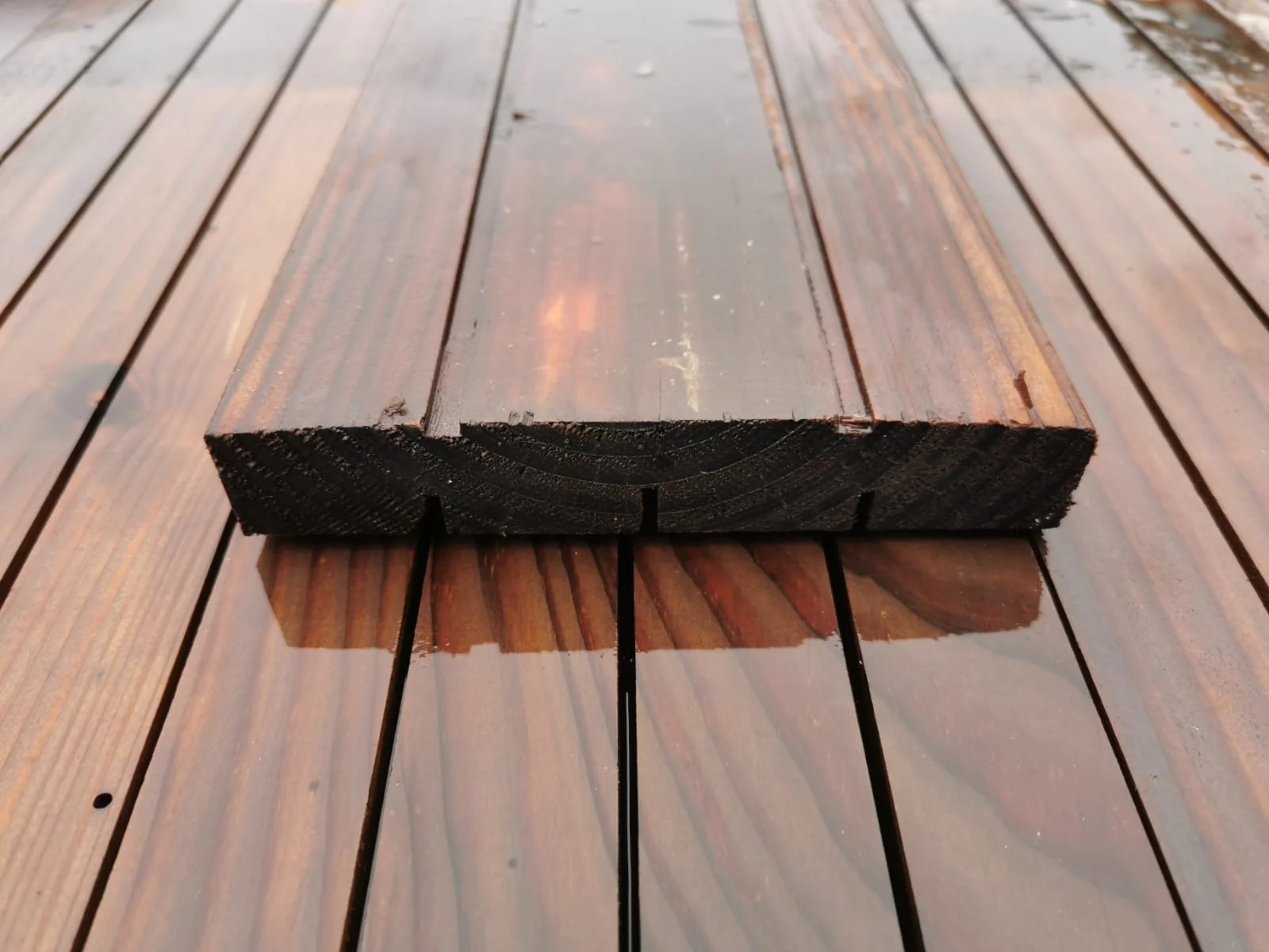Lame de terrasse douglas bombée - 27x145 - L=4m - Image 3