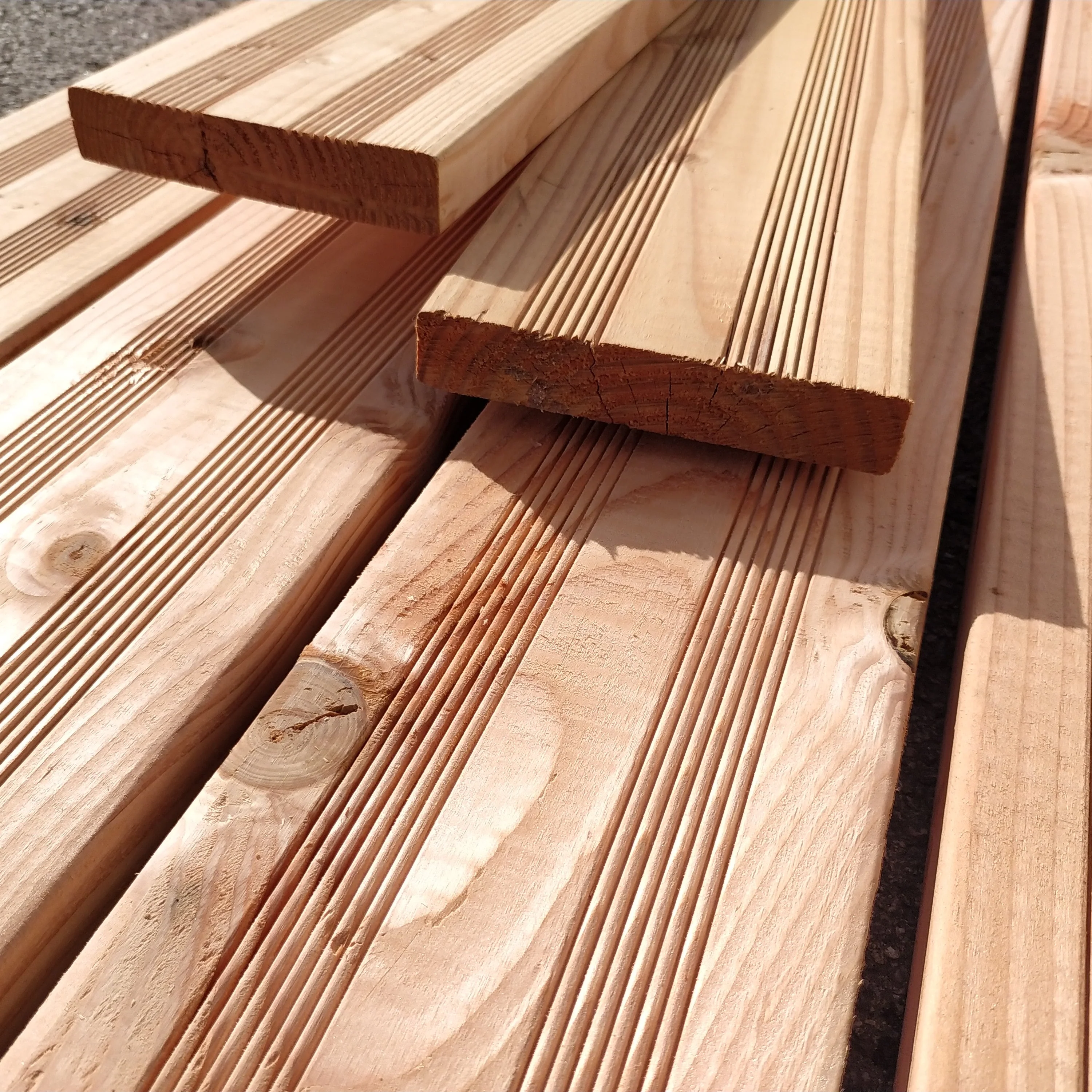 Lame de terrasse douglas striée classe 3 - 27x145 - L=3m