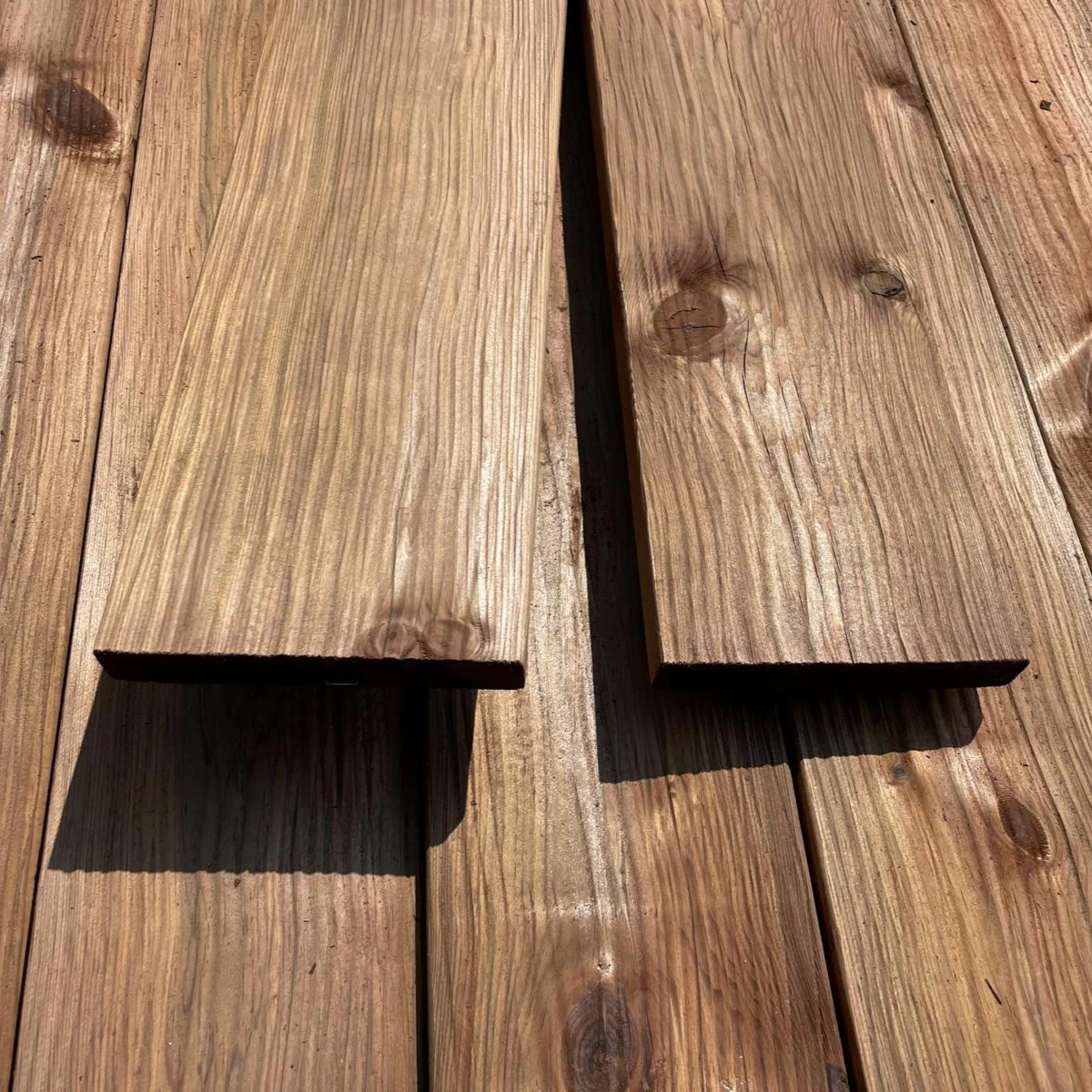 Lame de terrasse pin classe 4 marron déstructurée - 27x145 - L=4,5m